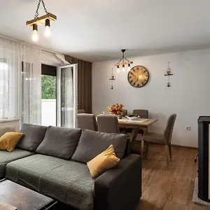 Vikendica Kuca Za Odmor Iva, Lic